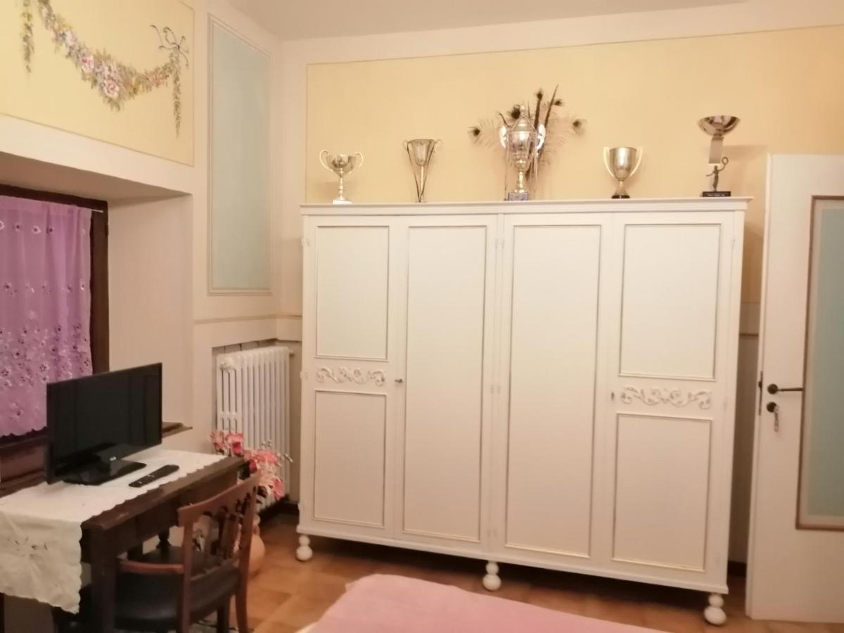 B&B San Nicola Serramazzoni Екстериор снимка