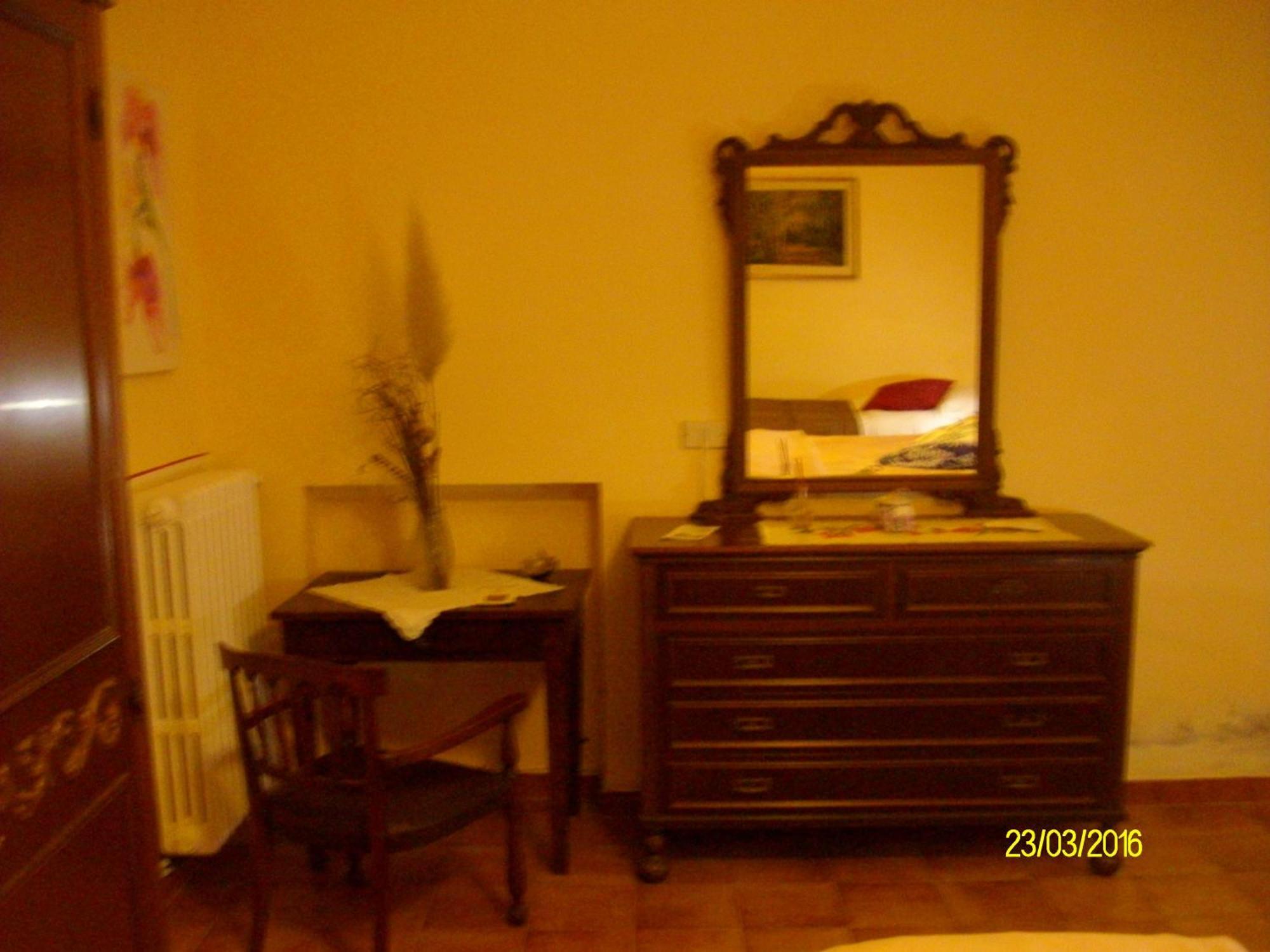 B&B San Nicola Serramazzoni Екстериор снимка