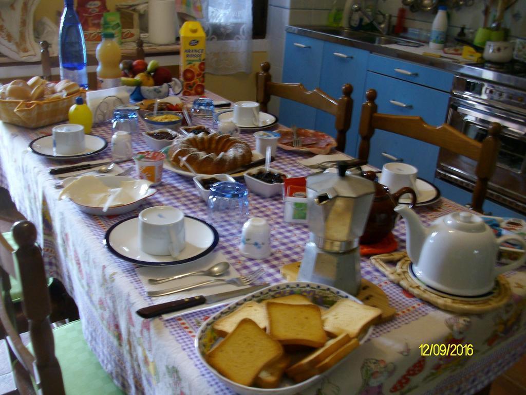 B&B San Nicola Serramazzoni Екстериор снимка