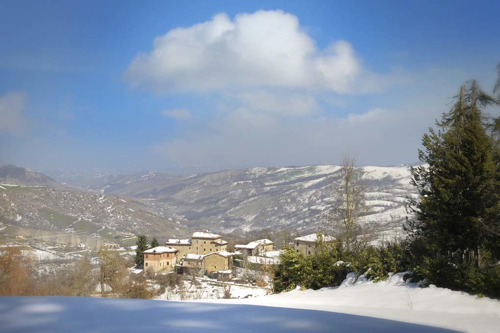 B&B San Nicola Serramazzoni Екстериор снимка